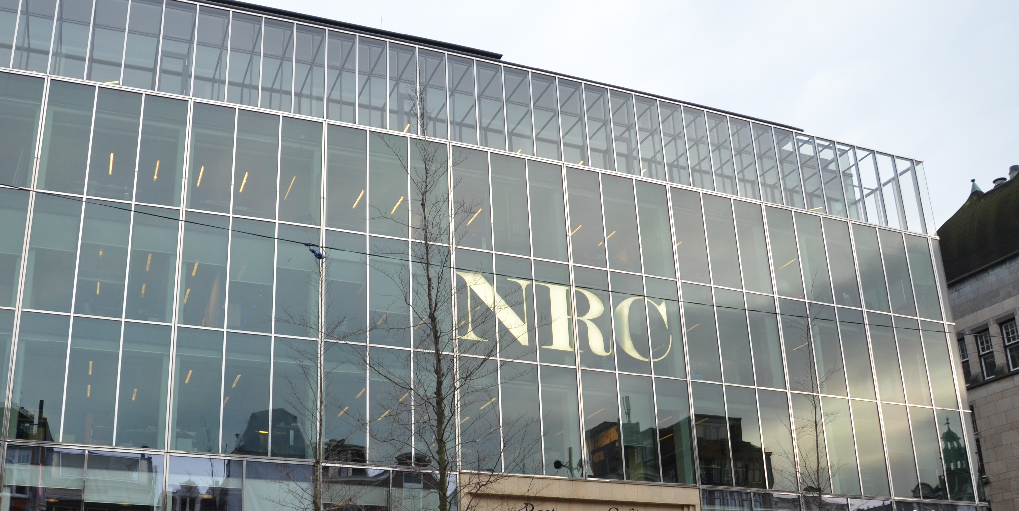 NRC mag alleen initialen van hoogleraar R.B. noemen